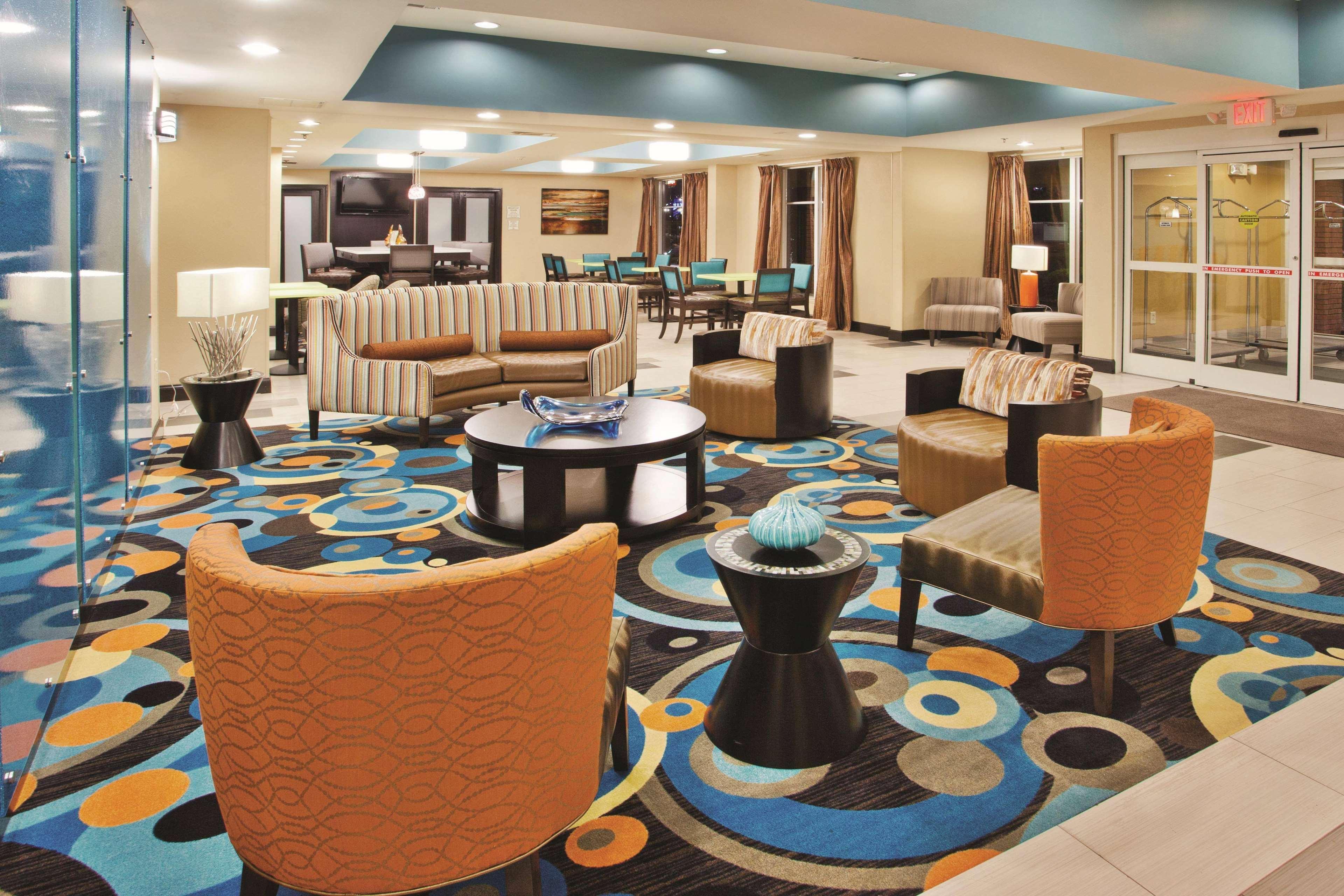 La Quinta By Wyndham Oxford - Anniston Hotel Екстериор снимка