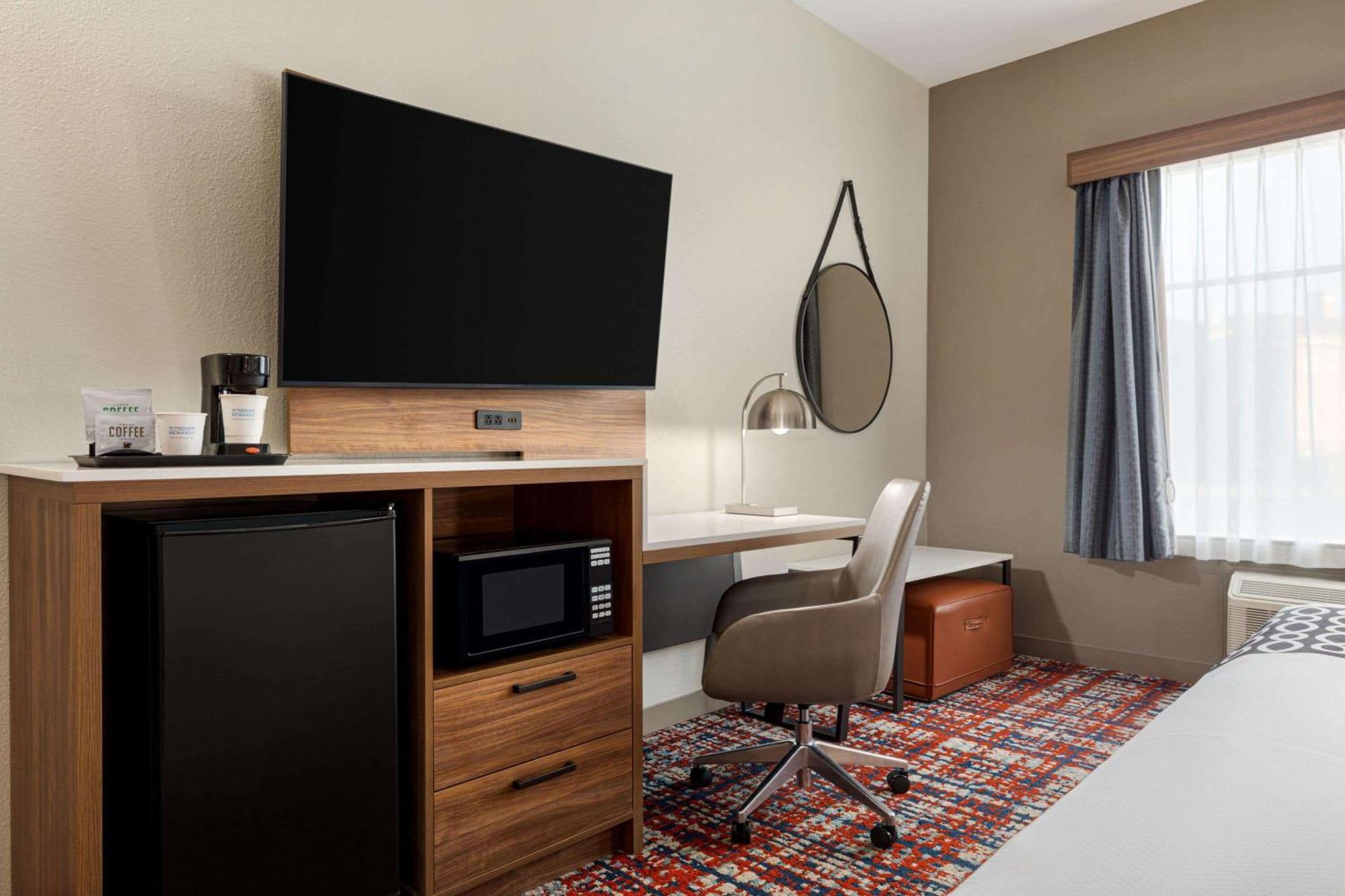La Quinta By Wyndham Oxford - Anniston Hotel Екстериор снимка
